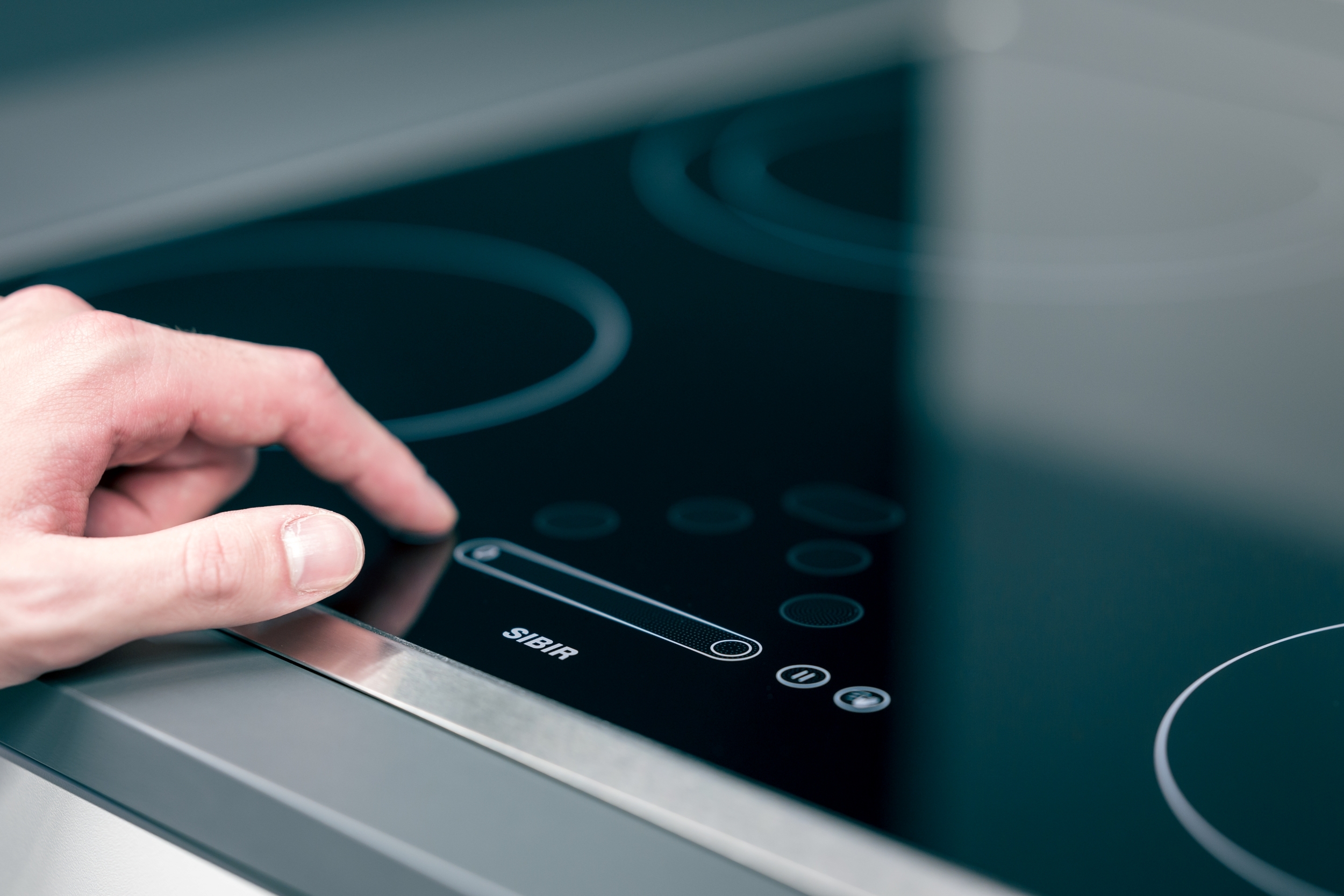 Kochfeld wird bedient